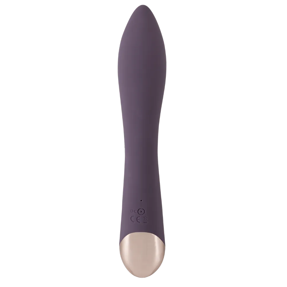Javida lufttryksvibrator set bagfra med synlig USB-opladningsport og CE-mærkning. Designet i lilla silikone med gylden bund. Et stilrent intimprodukt til sikker og sanselig brug i Danmark.