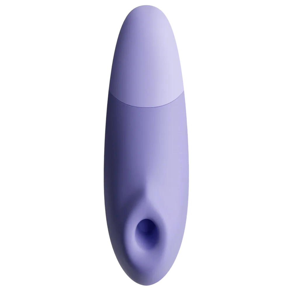 Frontvisning af Womanizer Enhance i farven lilac med fokus på den ovale lufttryksåbning – ideel til blid og præcis klitorisstimulation med 2-i-1 teknologi i elegant, ergonomisk design.