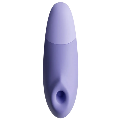 Frontvisning af Womanizer Enhance i farven lilac med fokus på den ovale lufttryksåbning – ideel til blid og præcis klitorisstimulation med 2-i-1 teknologi i elegant, ergonomisk design.