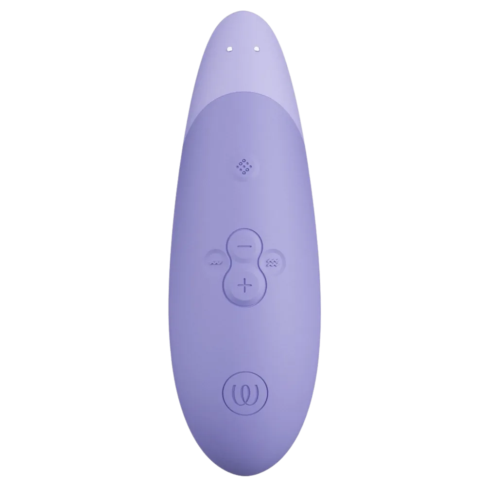 Topview af Womanizer Enhance i farven lilac med tydeligt kontrolpanel – designet til enkel betjening af lufttryk og vibrationer, der skaber en personlig og intuitiv oplevelse af nydelse.